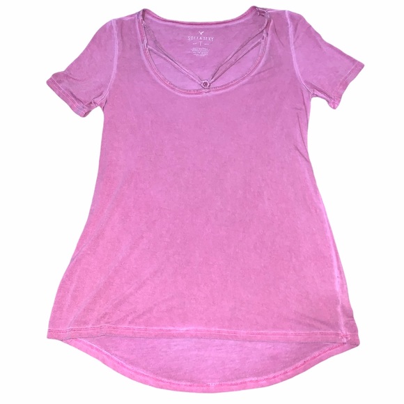 American Eagle Outfitters Tops - American Eagle Soft & Sexy v-neck shirt